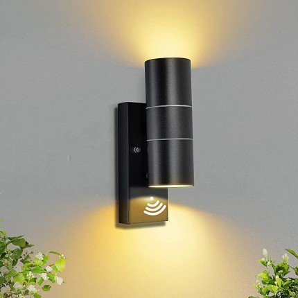 UNIKCST LED Wandlampe mit Dämmerungsschalter Aussen Up Down Wandleuchte mit Lichtsensor IP44 Aussenlampe Schwarz inkl. 2x 5W GU10 Warmweiß Glühbirne,1 Stück - BGNAH6E4