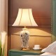SDUYTDG French Country Decor Keramik weiße Tischlampe für Nachttisch 22,4 Zoll Stoff Lampenschirm für Nachttischlampe Schreibtischlampe für Arbeitszimmer - BADPL66Q